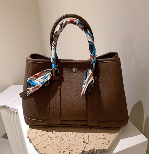 Flora Charm Women's Shoulder Handbag