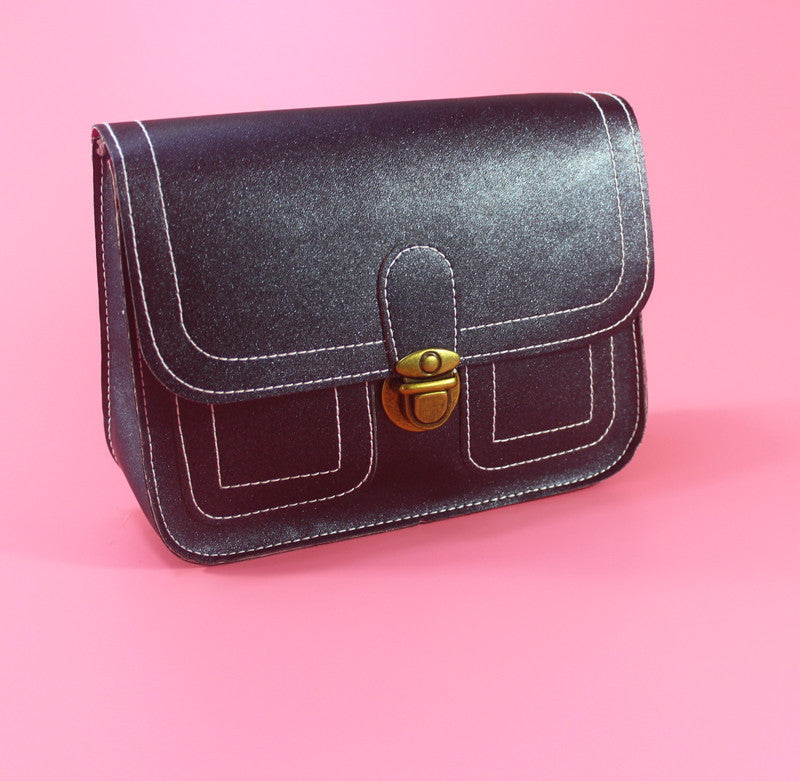 Retro Chic Buckle Shoulder Bag