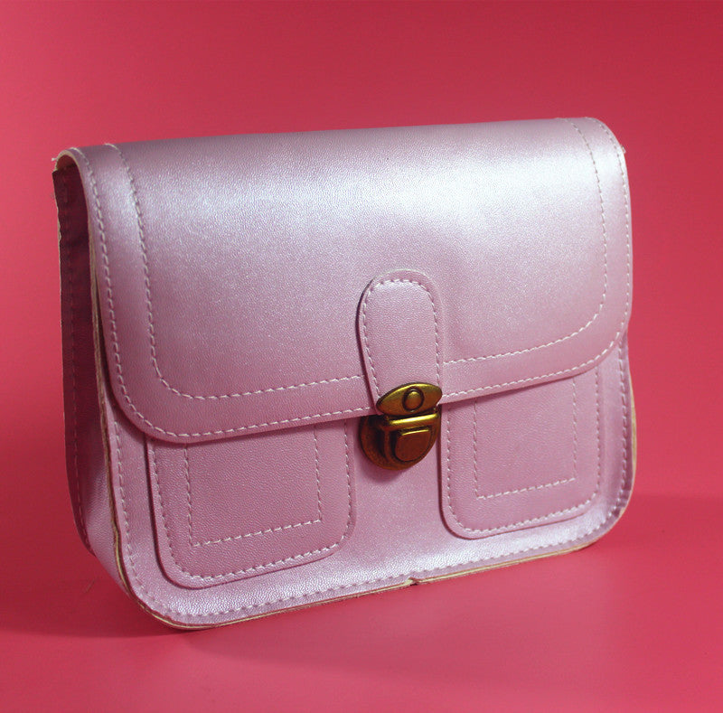 Retro Chic Buckle Shoulder Bag