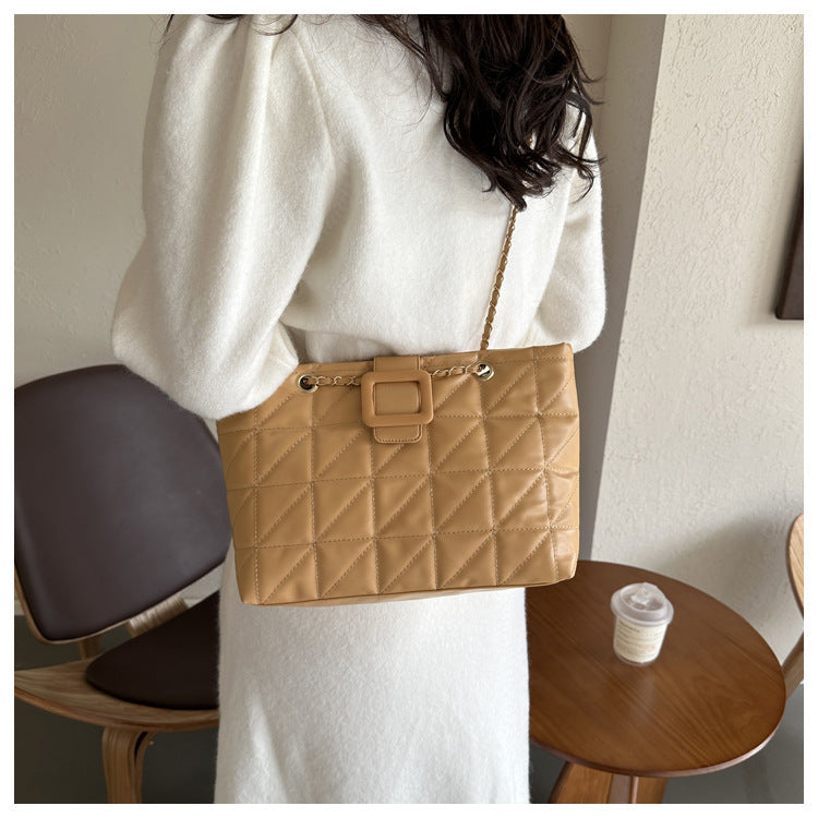 Fashion Forward Rhombus Chain Shoulder Bag