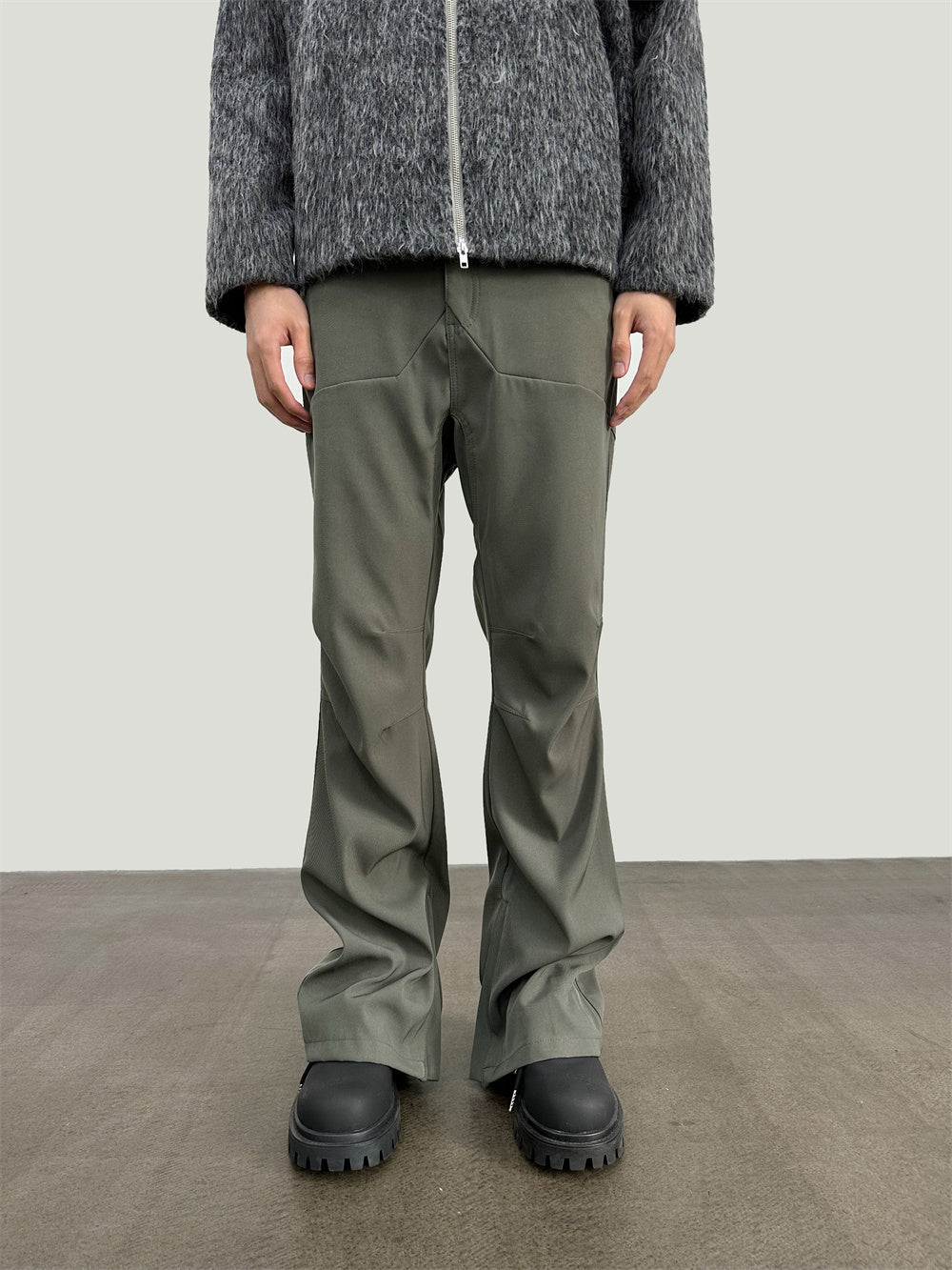 Elegant Pleated Micro-Trumpet Trousers