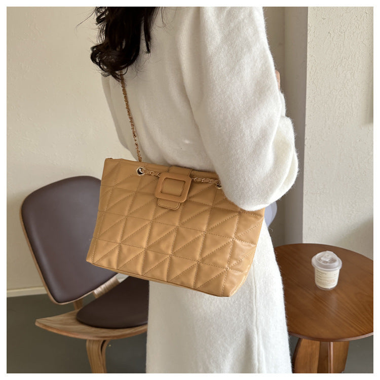 Fashion Forward Rhombus Chain Shoulder Bag