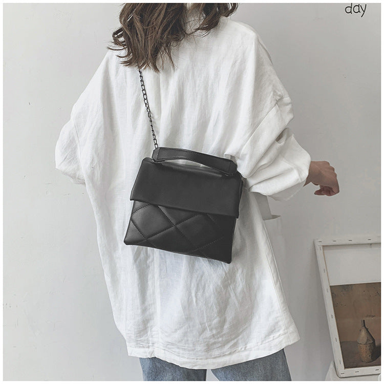 Lingge Glam Chain Crossbody