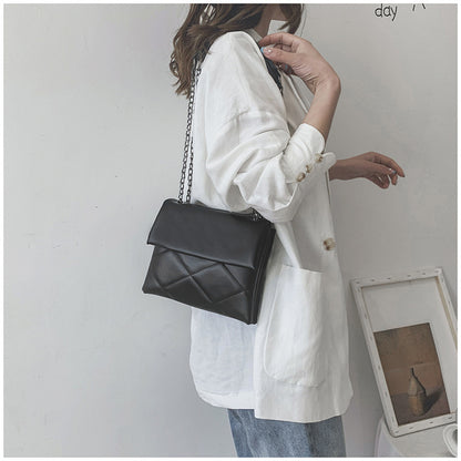 Lingge Glam Chain Crossbody