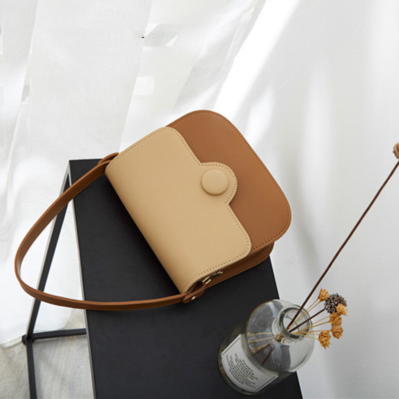 Classic Voyager Messenger Shoulder Bag