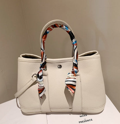 Flora Charm Women's Shoulder Handbag