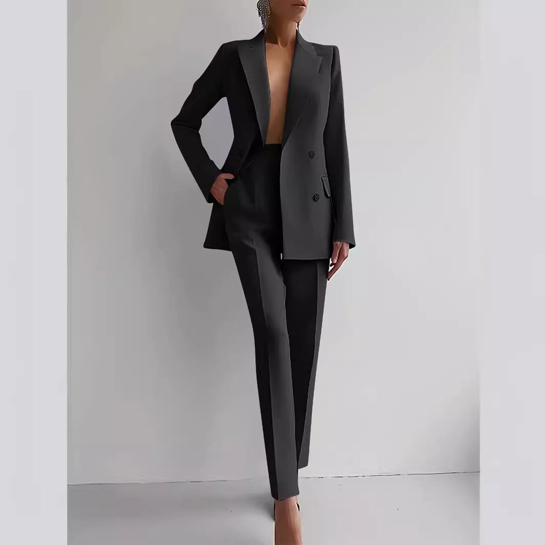 Sophisticated Workwear: Elegant Business Casual Suit Ensemble for Women