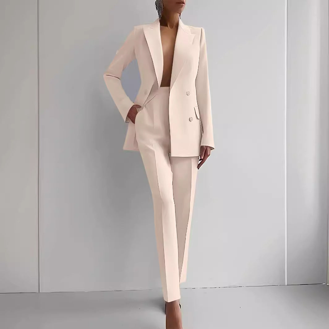 Sophisticated Workwear: Elegant Business Casual Suit Ensemble for Women