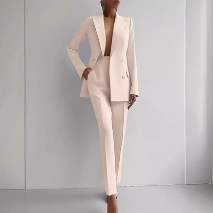Sophisticated Workwear: Elegant Business Casual Suit Ensemble for Women